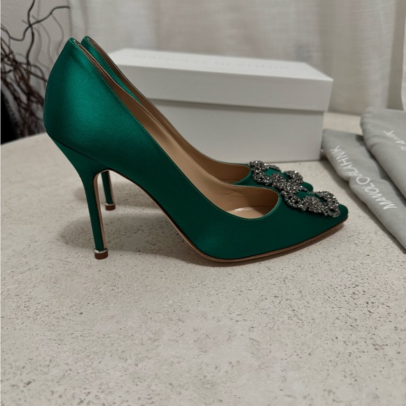 Manolo Blahnik emerald green, crystal embellished Hangisi 105 - Picture 1 of 6